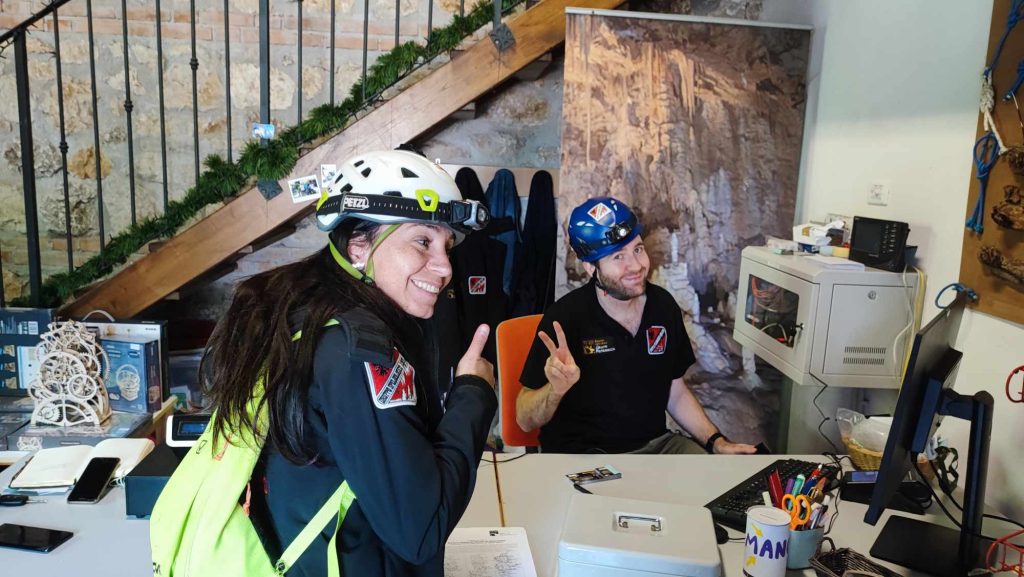 Conclusa tra successi ed emozioni la stagione escursionistica 3 simone e valentina grotte di pietrasecca