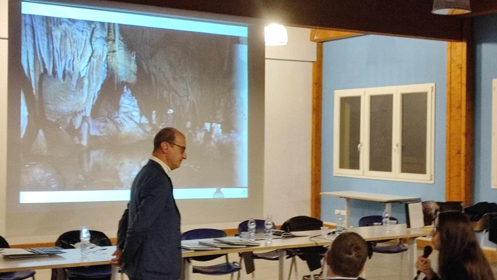 Le Grotte di Pietrasecca nel nuovo percorso di "Qui in Abruzzo" 5 grotte di pietrasecca a qui in abruzzo